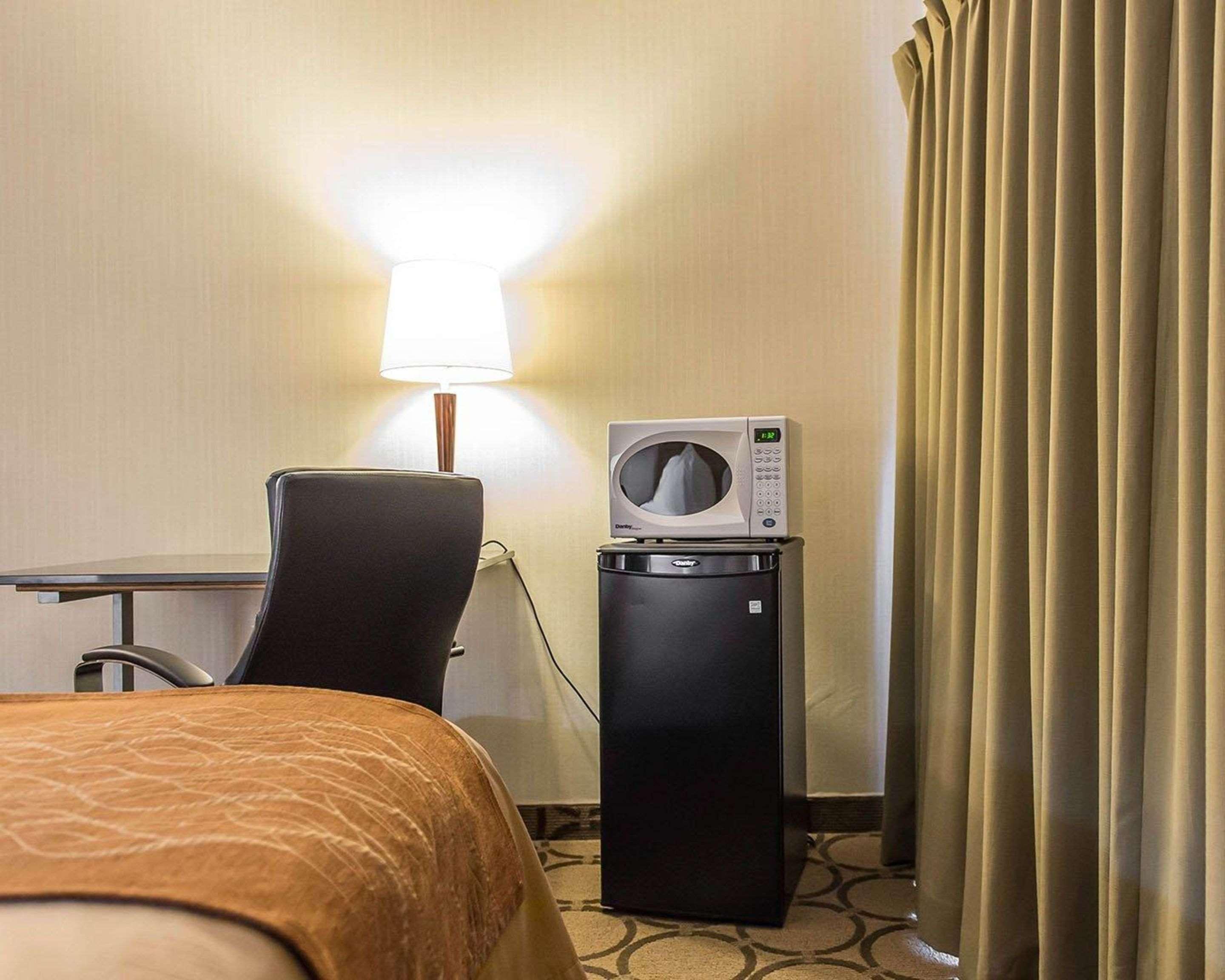Comfort Inn Pembroke Eksteriør billede
