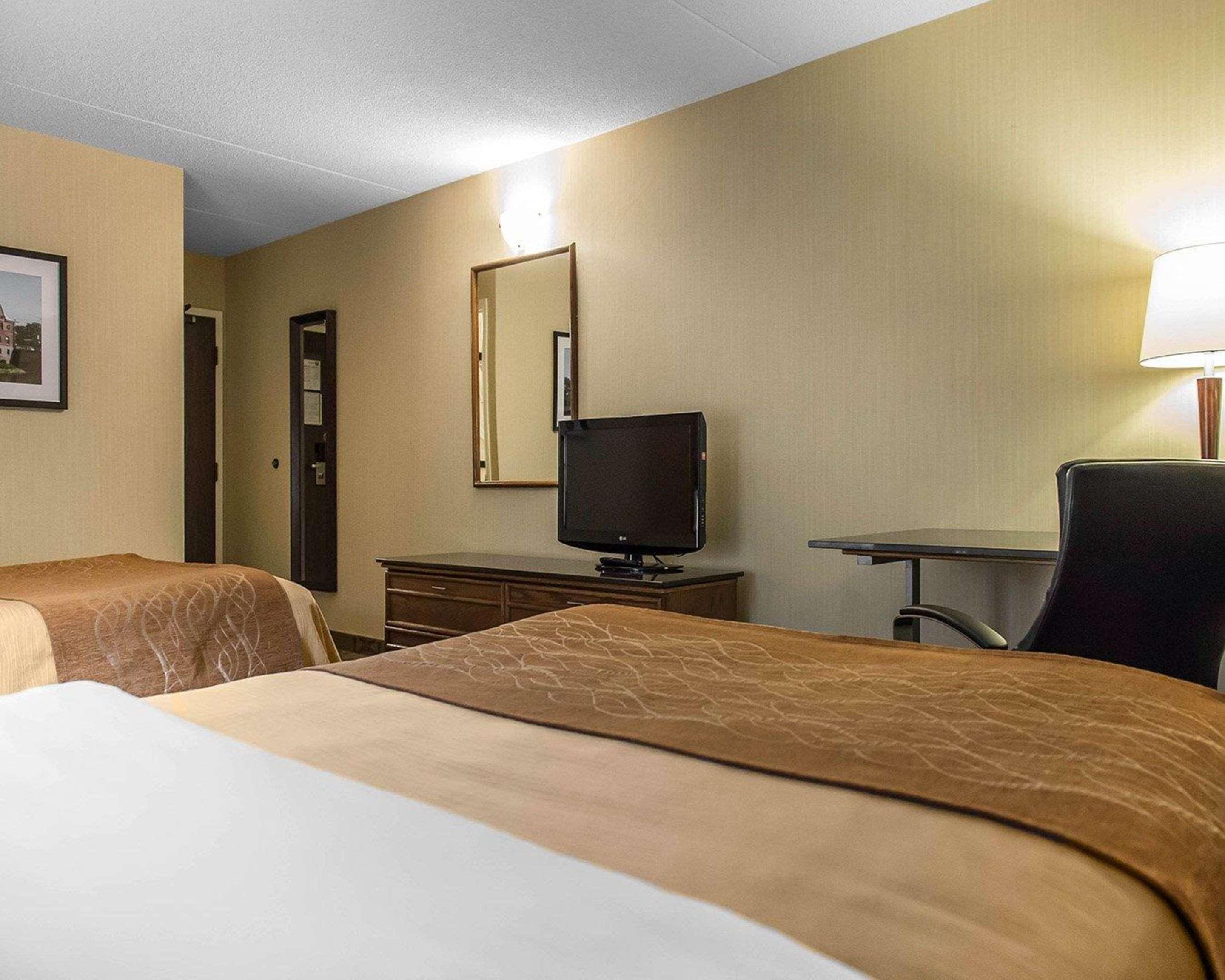 Comfort Inn Pembroke Eksteriør billede